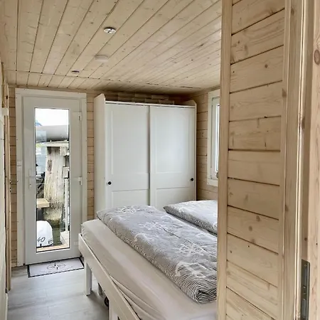 Båthotell Hausboot Janne Inclusive Kanu Nach Verfuegbarkeit Sup Und Wlan 50 Mbit S Flat Lübeck